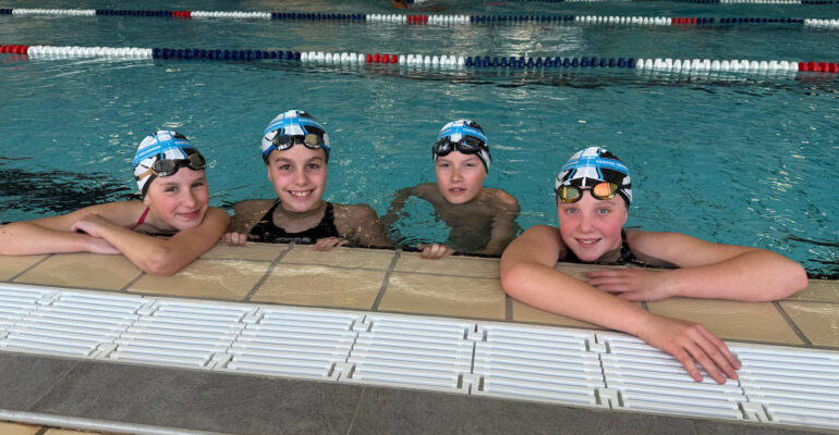 2025-03-19_champions_felicitations_aux_champions_academiques_de_natation